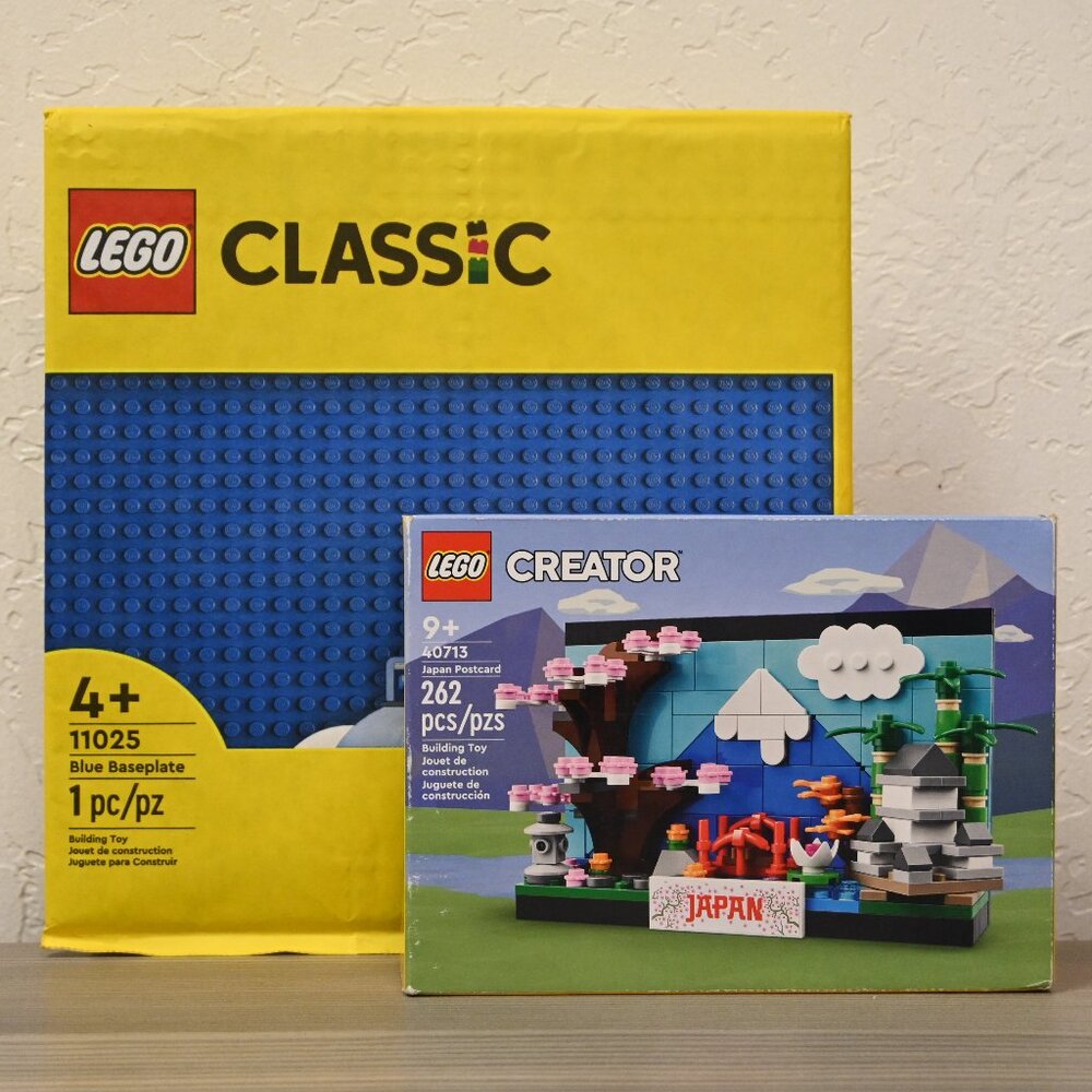 Lego Japan Postcard (40713) & Blue Baseplate (11025)
